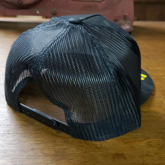 YUPOONG, NWT, MULTCAM, ARID, SNAPBACK, TRU… - Picture 3 of 6